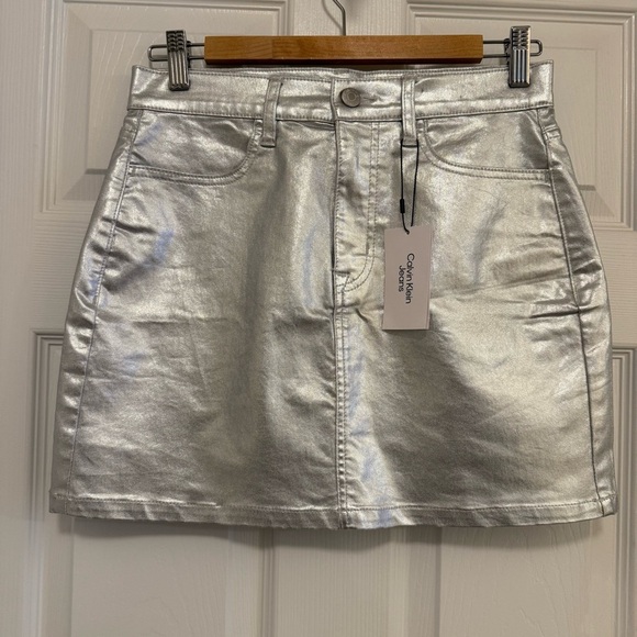 NWT Calvin Klein Jeans Metallic Silver Denim Style Mini Skirt - Picture 2 of 4
